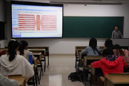 红色的党,我们向你看齐