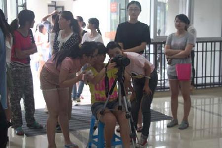 看看拍的怎么样